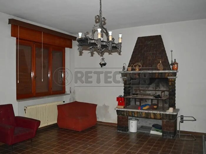 Casa con 10 locali in vendita in Montorso Vicentino