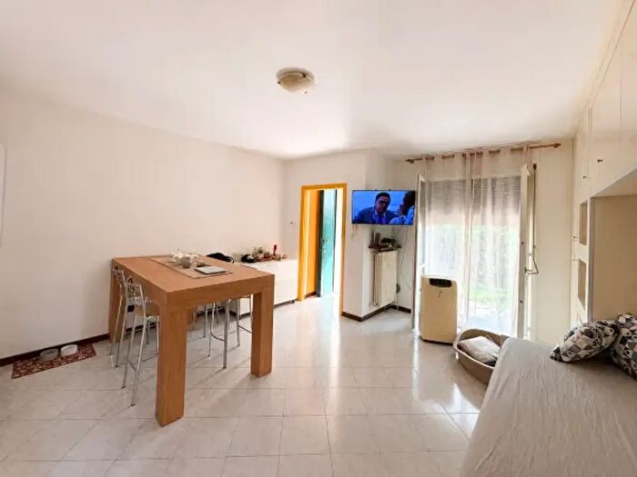 Appartamento monolocale in vendita in Via Pasubio, Lecco