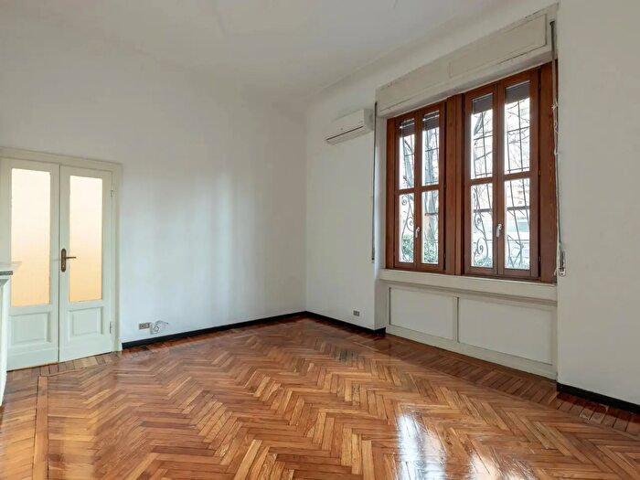 Casa con 8 locali in affitto in Via SantEusebio, Milano