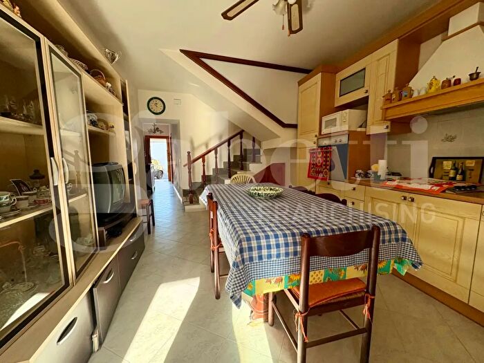 Casa trilocale in vendita in Via Garibaldi, Muros