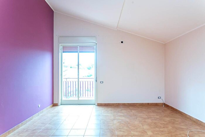 Appartamento trilocale in vendita in Via Asia, Gravina Di Catania