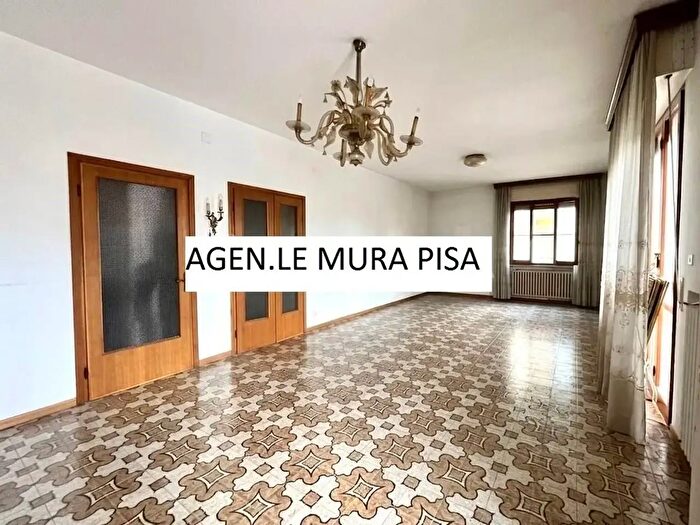 Appartamento con 6 locali in vendita in Iuseppe Giusti, Pontedera