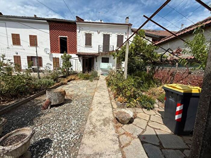 Casa con 6 locali in vendita in Via Padre Gamalero, Castelspina