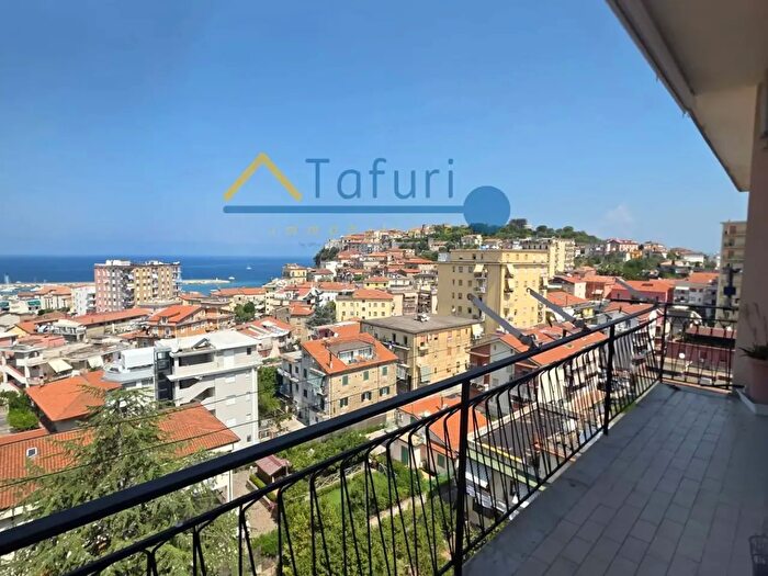 Appartamento quadrilocale in vendita in Via Matilde Serao, Agropoli