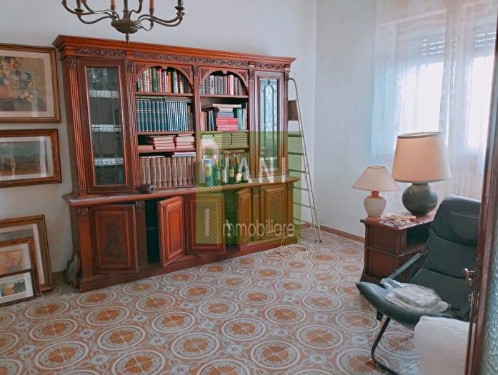 Appartamento con 5 locali in vendita in Livorno