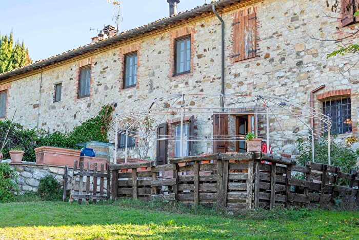 Appartamento trilocale in vendita in Loc Frassi, Castellina In Chianti