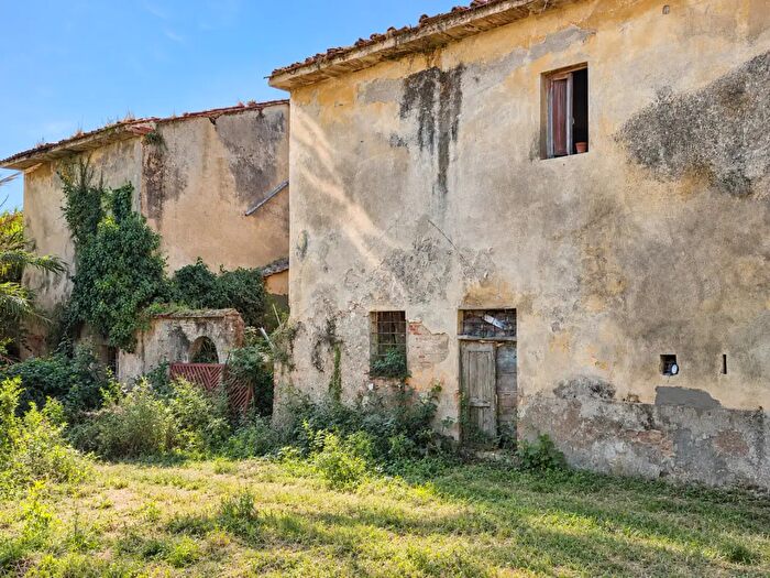 Casa con 10 locali in vendita in Madonna dell'Acqua, San Giuliano Terme