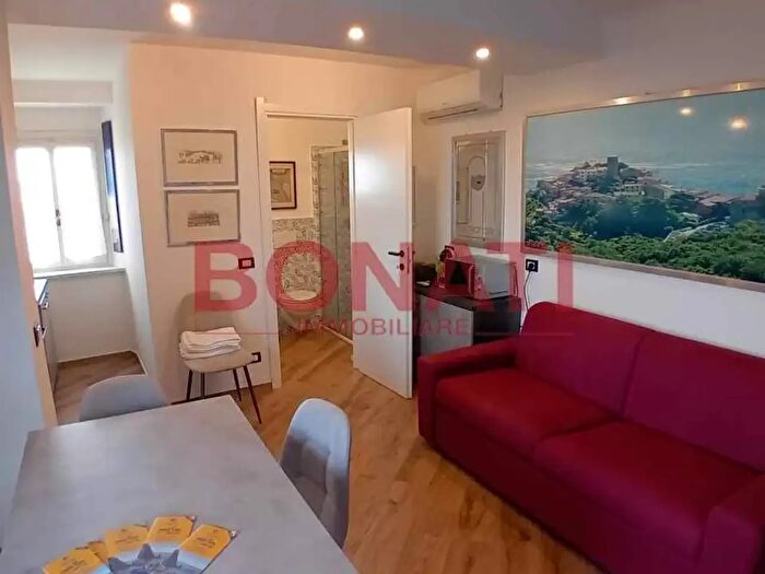 Appartamento trilocale in affitto in Vezzano Ligure