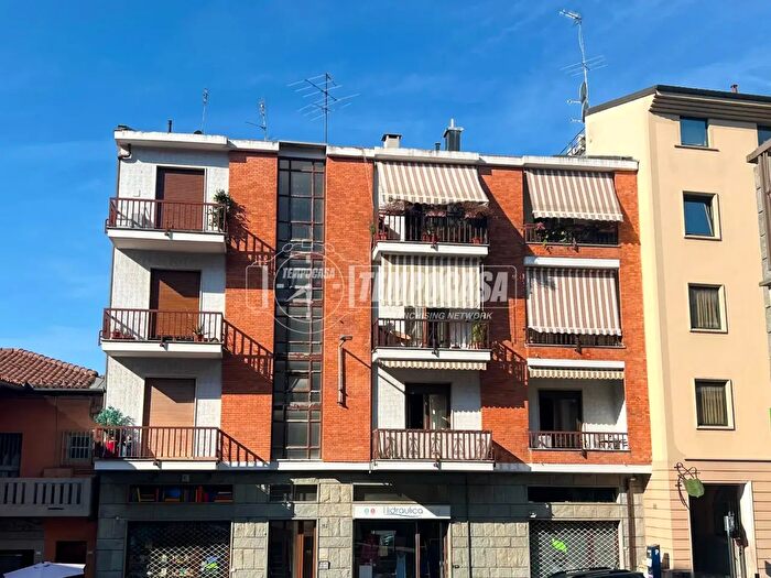 Appartamento trilocale in vendita in Via Roma, Pino Torinese