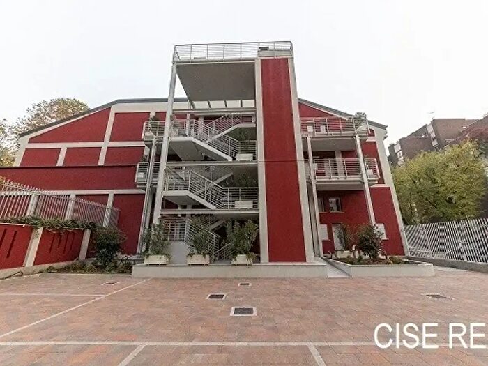 Appartamento trilocale in vendita in Via Ferrini, Milano