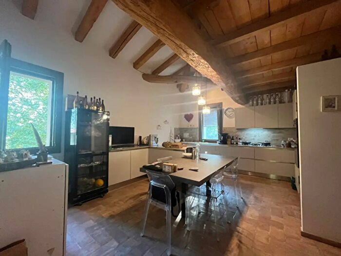 Casa con 6 locali in affitto in Zola Predosa