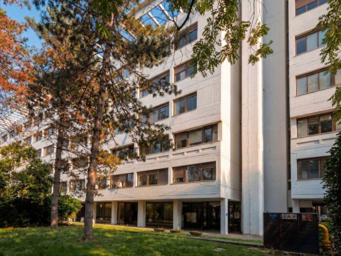 Appartamento trilocale in vendita in Viale Antonio Silvani, Saffi, Bologna
