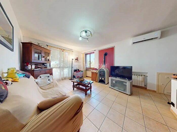 Appartamento quadrilocale in vendita in Via Novembre, Castagnito