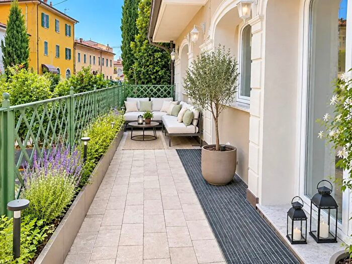 Appartamento con 5 locali in vendita in Lucca