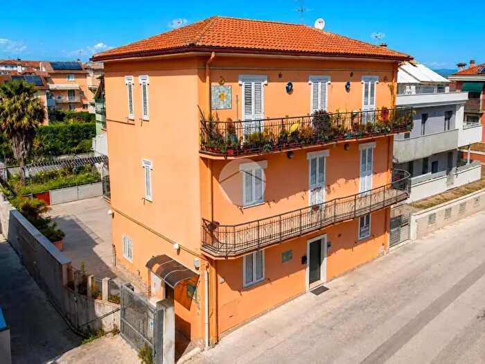 Appartamento con 5 locali in vendita in Via Oberdan, San Benedetto Del Tronto