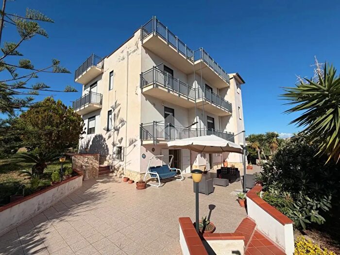 Casa con 5 locali in vendita in Via Platani, Agrigento
