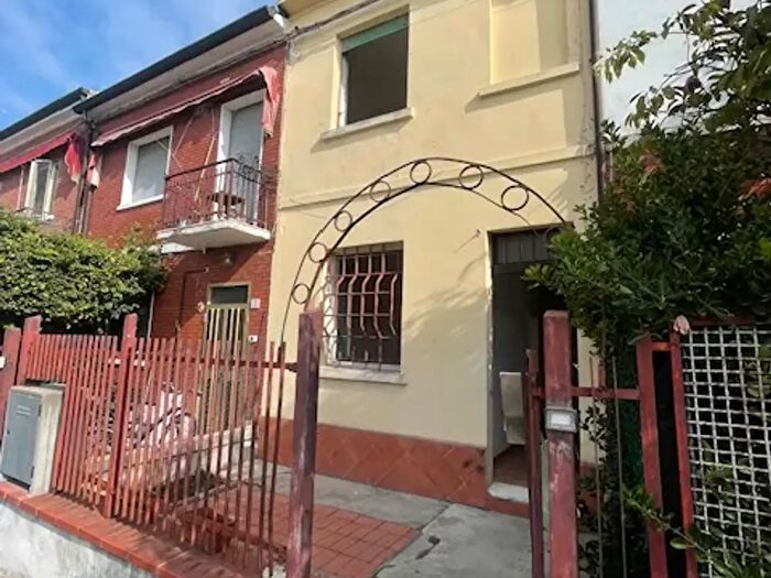 Casa quadrilocale in vendita in Via del Bove, Ferrara