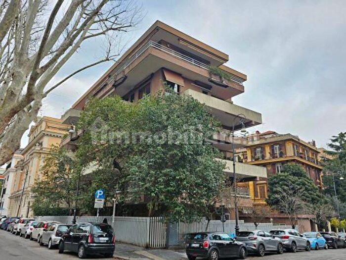 Appartamento trilocale in vendita in Via Tolmino, Roma