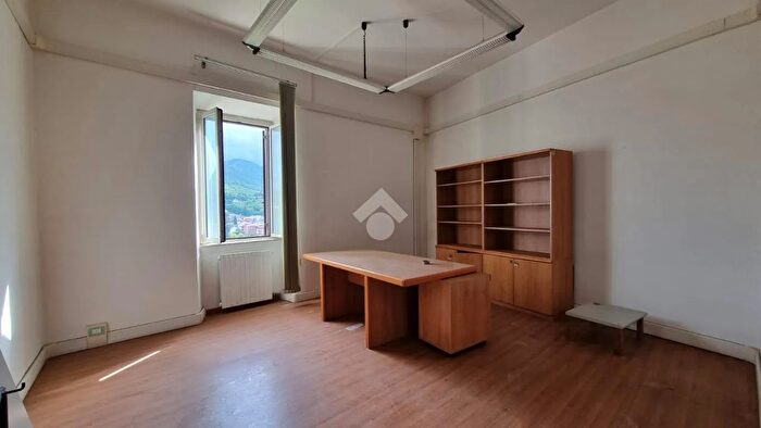 Appartamento quadrilocale in vendita in Piazza Cesare Battisti, Segni