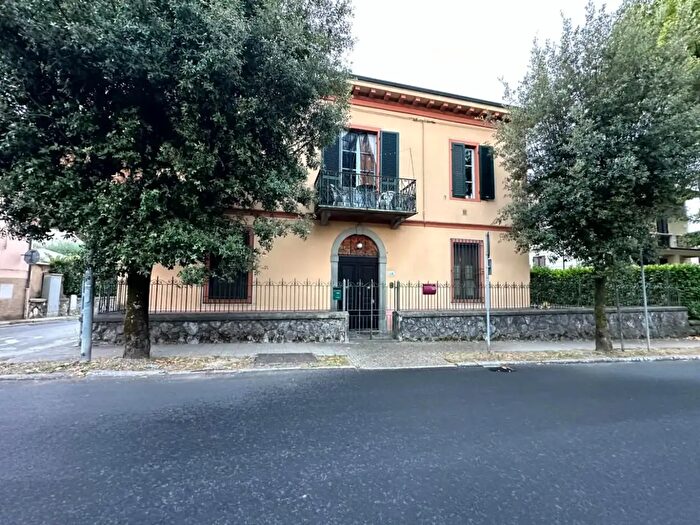 Appartamento con 6 locali in vendita in Barga