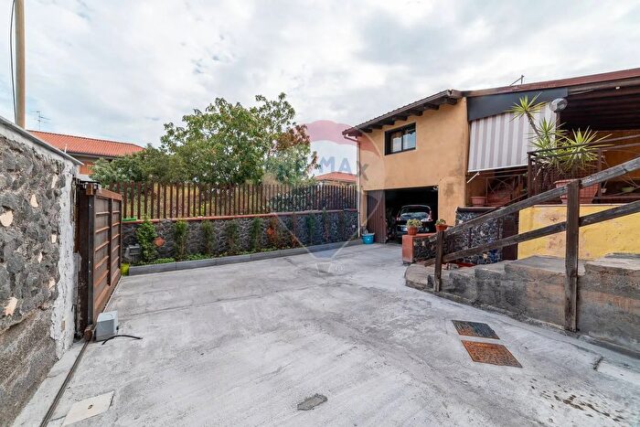 Casa con 5 locali in vendita in Via Salvatore Giuffrida, Mascalucia