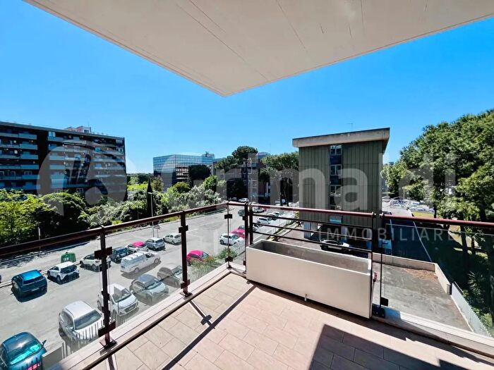 Appartamento trilocale in vendita in Via Mar della Cina, Roma