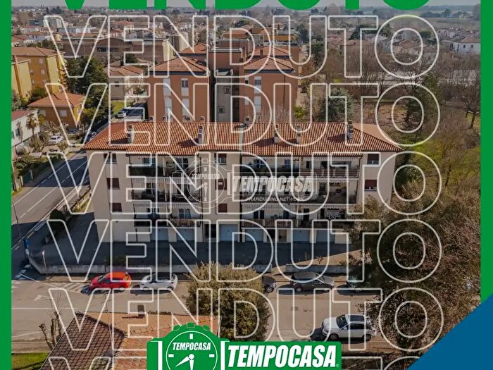 Appartamento trilocale in vendita in Via Dini E Salvalai, Massa Lombarda