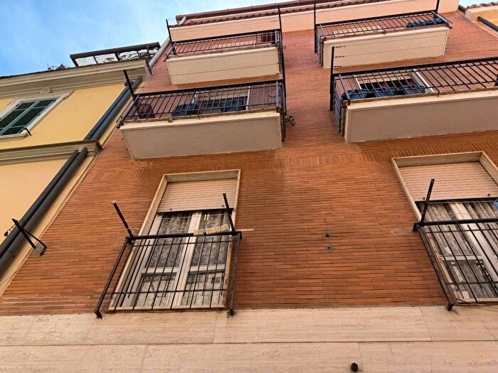 Appartamento trilocale in affitto in Via Ottaviani, Frascati