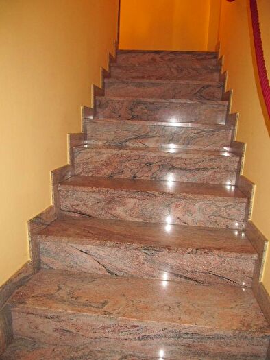 Casa con 8 locali in vendita in Sondrio