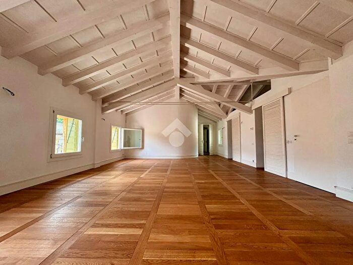 Appartamento quadrilocale in vendita in Viale della Vittoria, Valdobbiadene