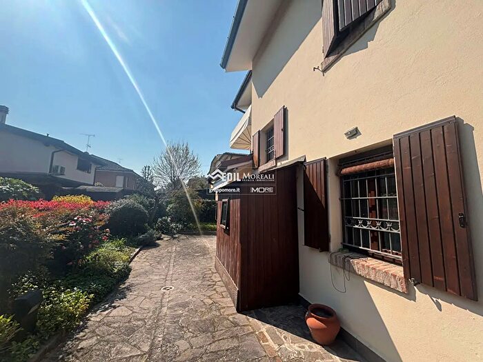 Case in Vendita e in Affitto - 2