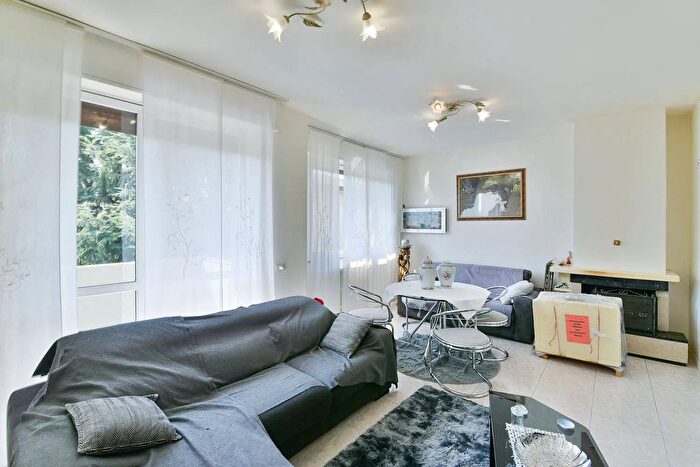 Appartamento trilocale in affitto in Via Monte Palanzone Seveso, Seveso