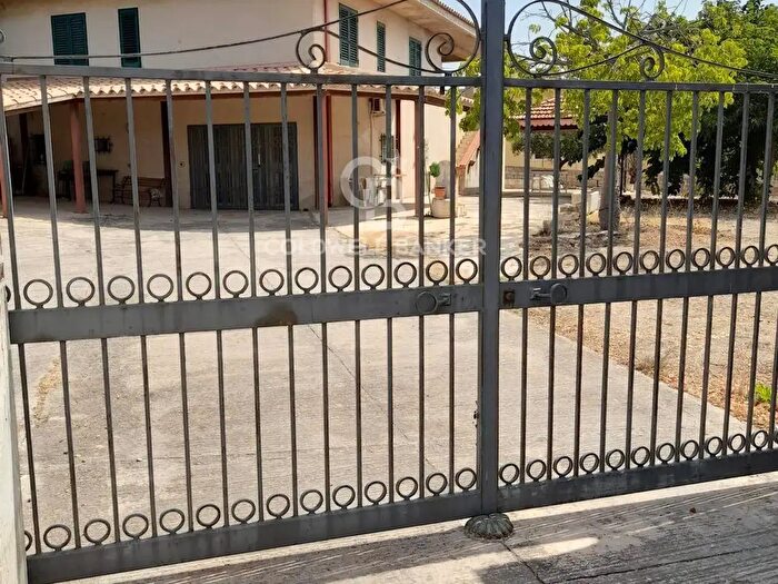 Casa con 7 locali in vendita in Sp Plaja Grande, Scicli