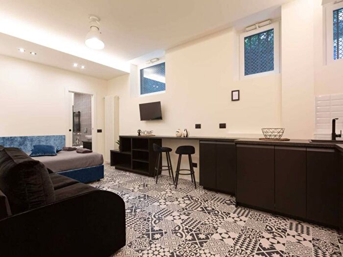 Appartamento monolocale in affitto in Via Palmanova, Cimiano, Milano