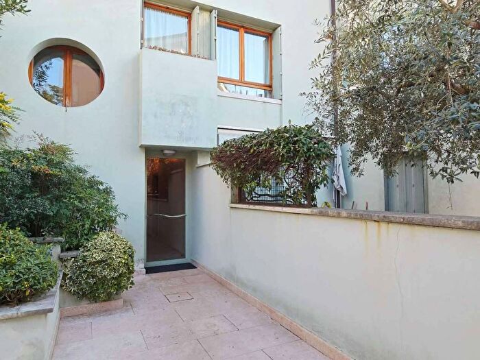 Appartamento trilocale in affitto in via Valdonega, Valdonega, Verona