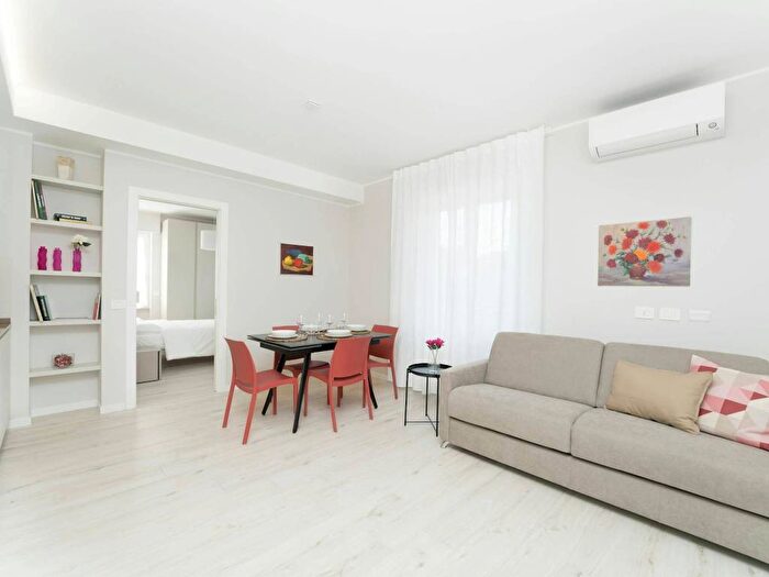 Appartamento monolocale in affitto in Via Alfredo Comandini, Maggiolina, Milano