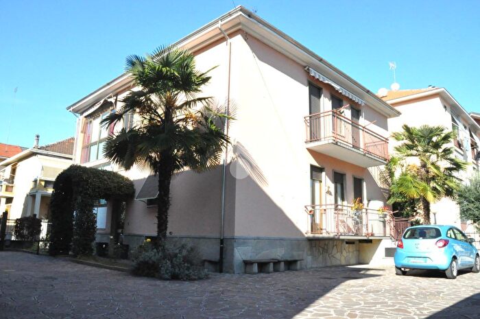 Casa con 10 locali in vendita in Via EDe Amicis, Settimo Torinese