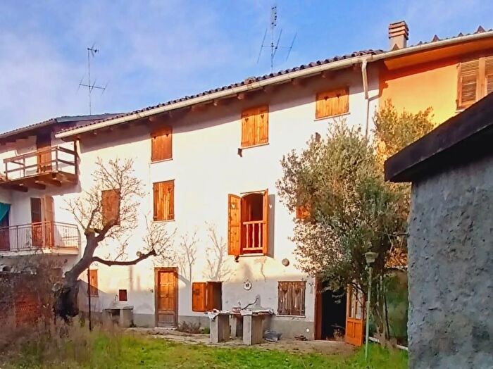 Casa con 5 locali in vendita in Via Genzone, Castelnuovo Bormida