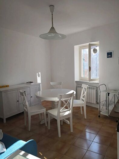 Appartamento trilocale in affitto in Via Damezzano, Varazze