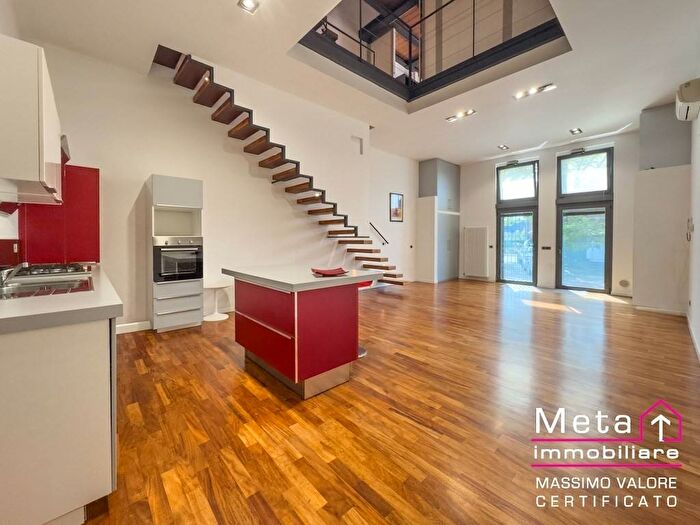 Appartamento quadrilocale in affitto in Via Lago di Neni, Cantalupa San Paolo, Milano