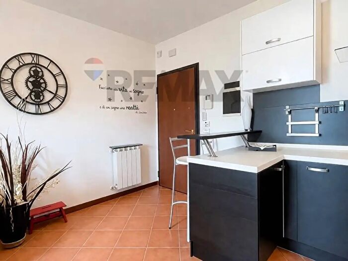 Appartamento bilocale in affitto in Via Malosco, Roma
