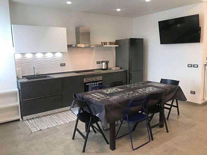 Appartamento quadrilocale in affitto in Via II Giugno, Spazzoli Medaglie DOro, Forlì