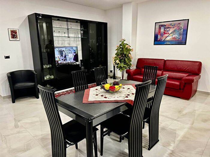 Appartamento bilocale in affitto in Via San Nicolò, Centro, Misterbianco