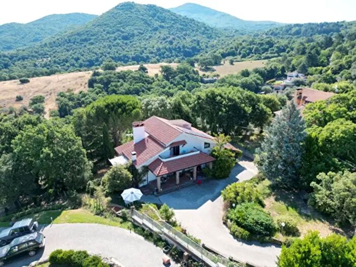 Casa con 6 locali in vendita in Strada Romana, Viterbo