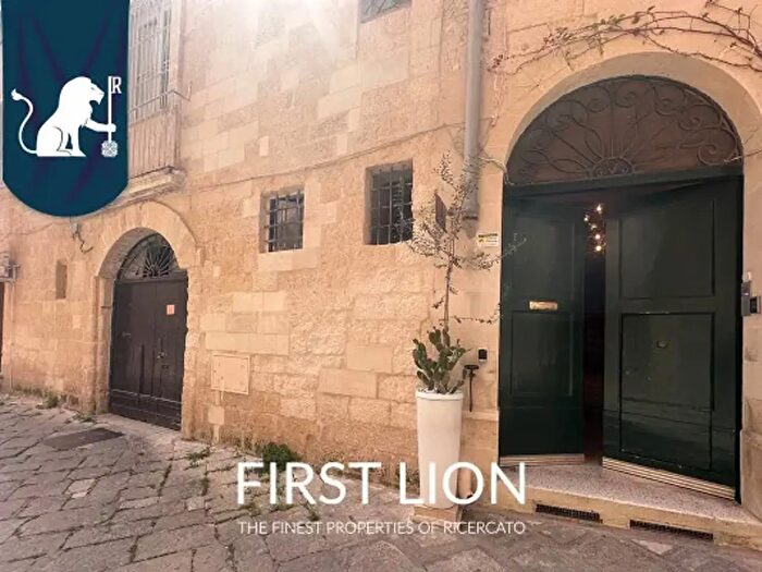 Appartamento con 6 locali in vendita in Corte dei Guarini, Lecce