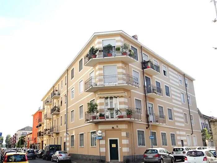 Appartamento trilocale in vendita in Via Montello, Novara