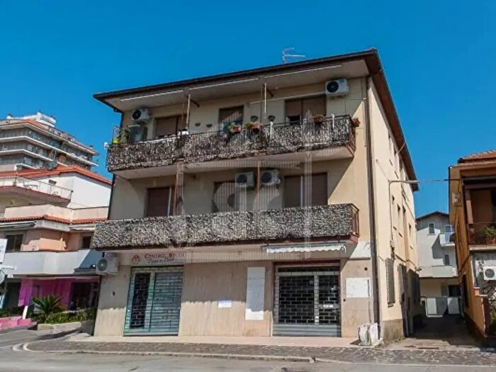 Appartamento trilocale in vendita in Corso Umberto I, Montesilvano