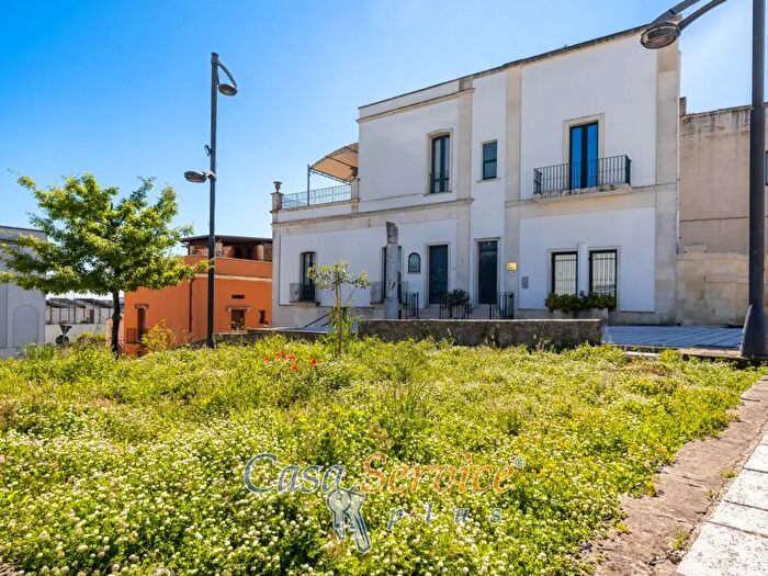 Casa con 15 locali in vendita in Piazza della Libertà, Ruffano