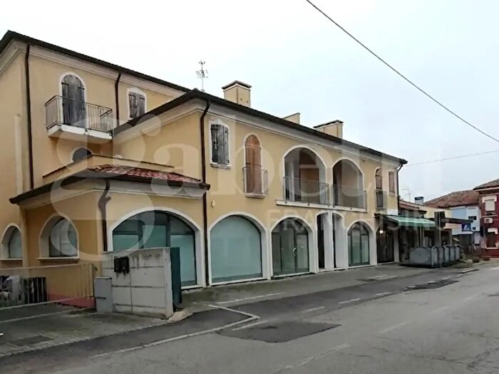 Appartamento bilocale in vendita in Gavello Via Giacomo Matteotti, Gavello