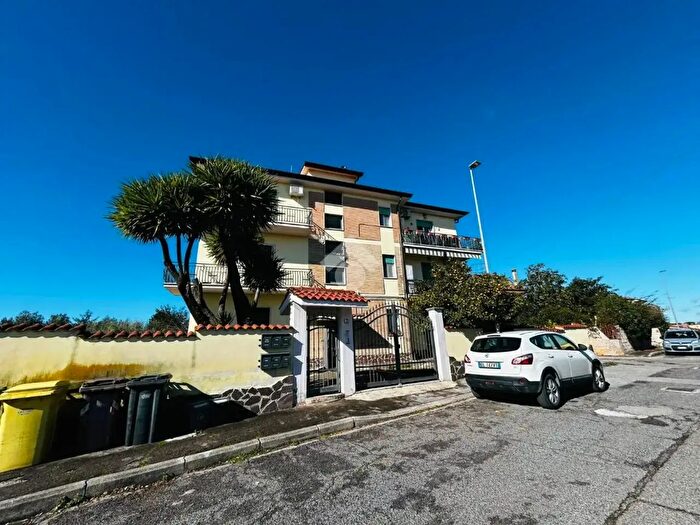 Appartamento trilocale in vendita in Via Terminillo, Aprilia